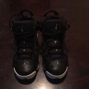 Boys size 4y like new